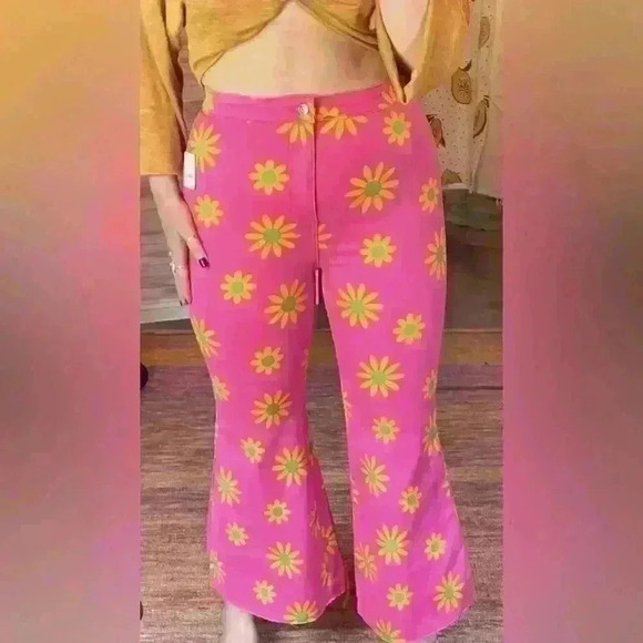 Free People Youthquake Cropped Flares - Picture 4 of 5